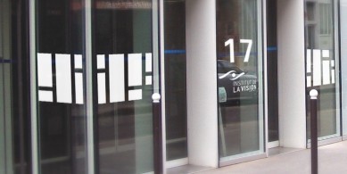adhésifs pour vitrages et portes personnalisables